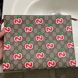 Gucci make up bag